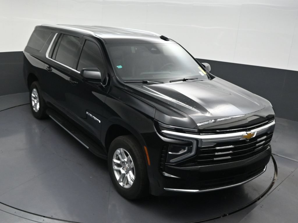 Used 2025 Chevrolet Suburban LS RWD image 23
