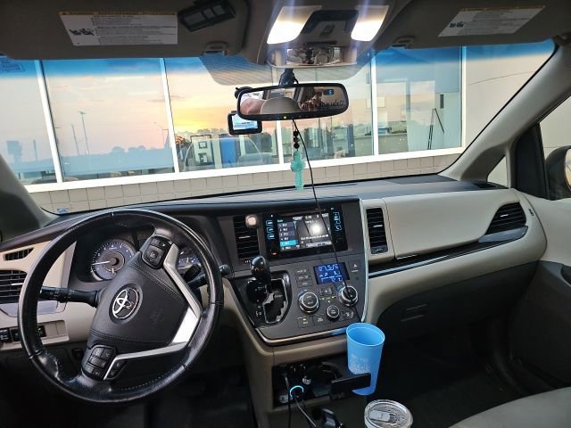 Used 2016 Toyota Sienna XLE w/ XLE Navigation Package image 16