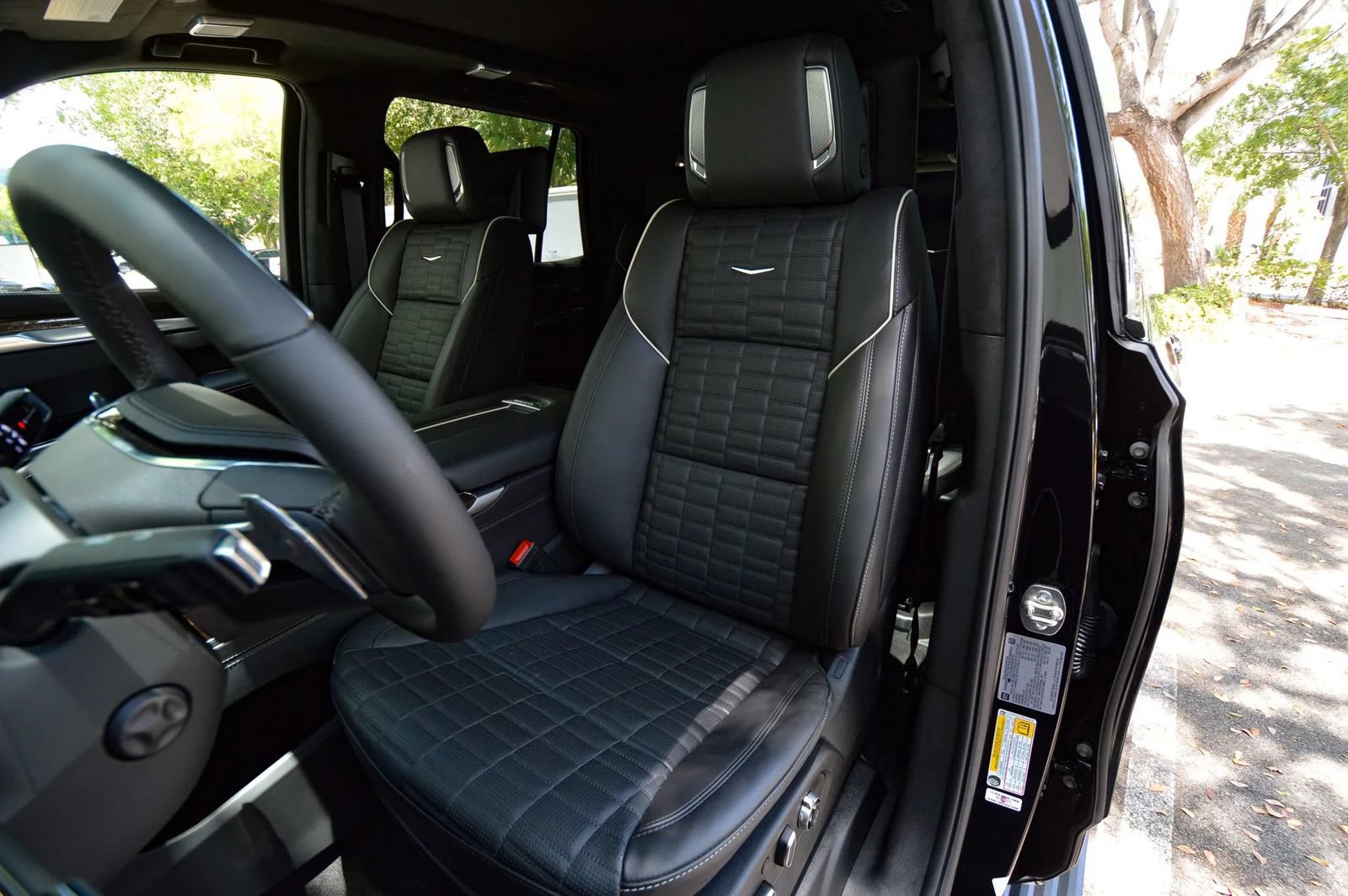 Used 2026 Cadillac Escalade Platinum Sport w/ LPO, ONYX Package AWD/4WD image 34