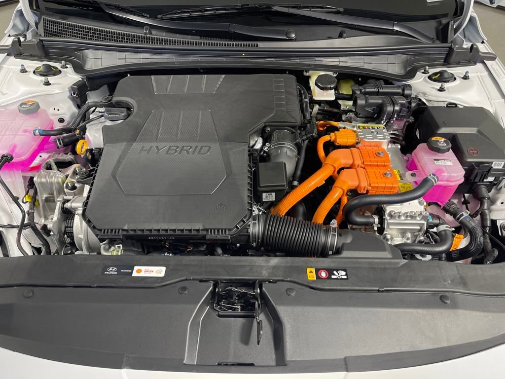 New 2025 Hyundai Elantra SEL image 9