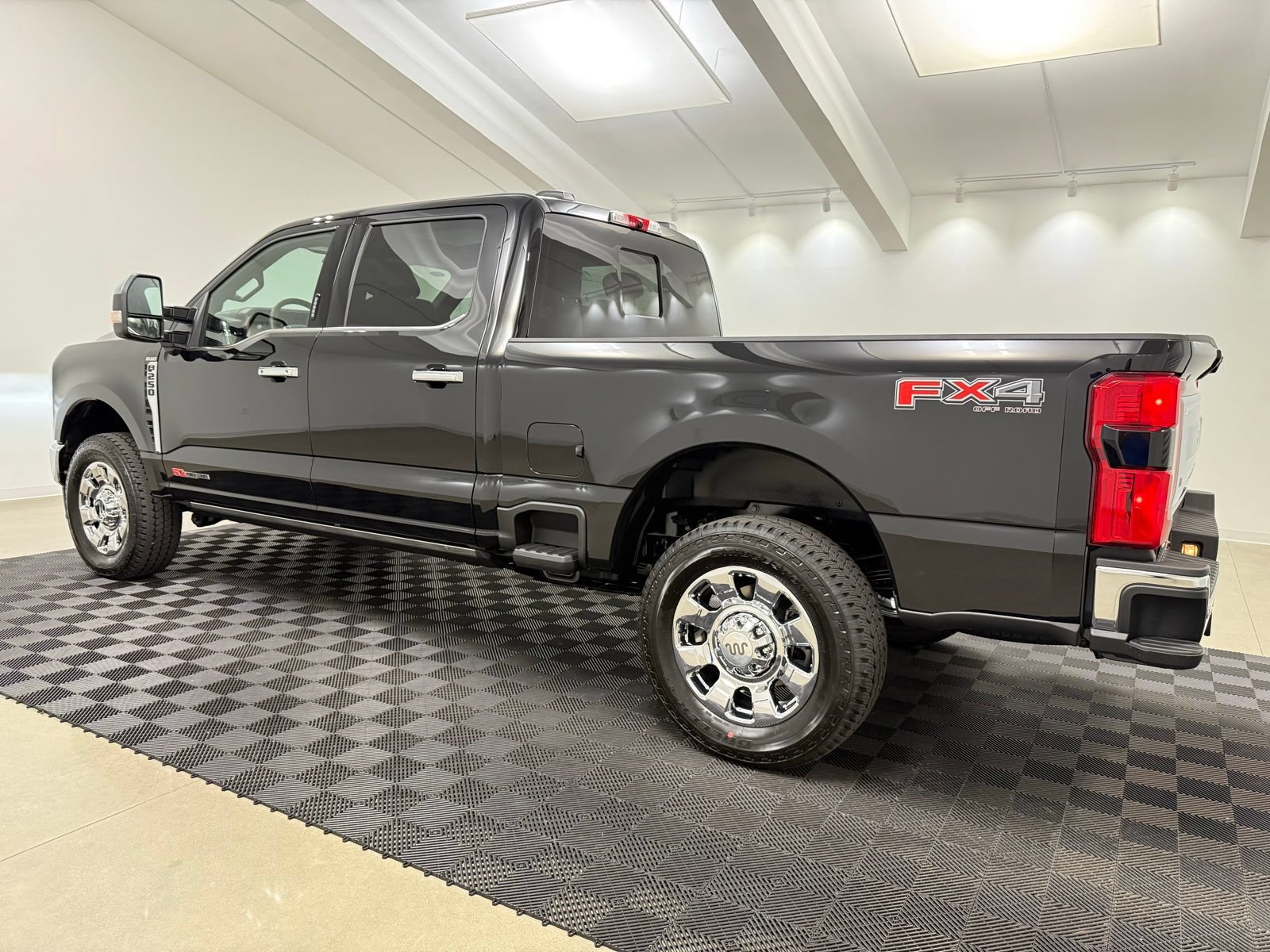 New 2026 Ford F250 King Ranch w/ Chrome Package AWD/4WD image 4