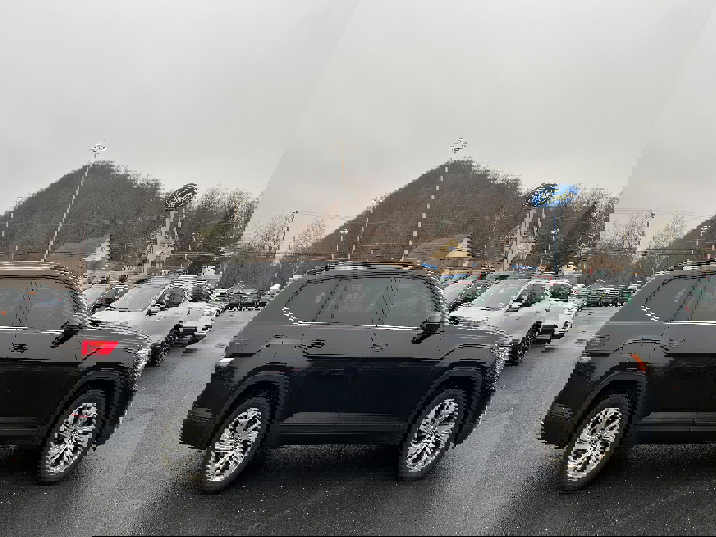 Used 2021 Volkswagen Atlas SE image 4