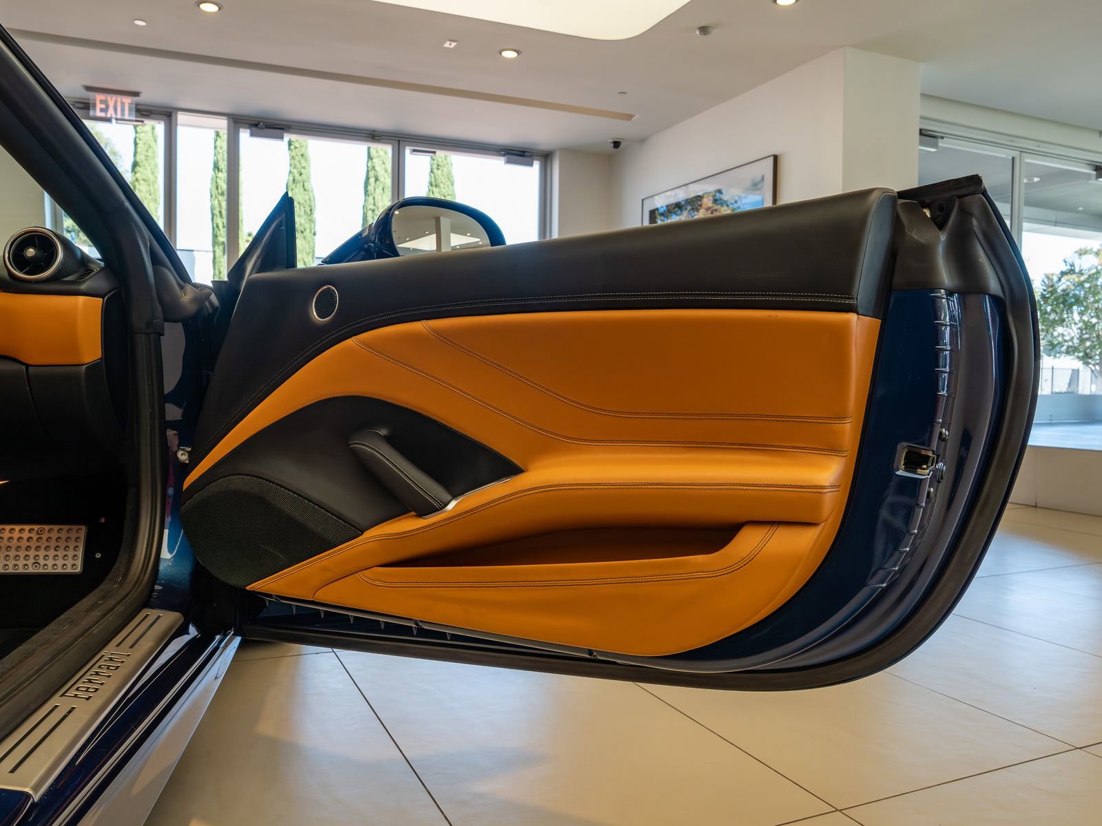 Used 2016 Ferrari California T RWD image 25