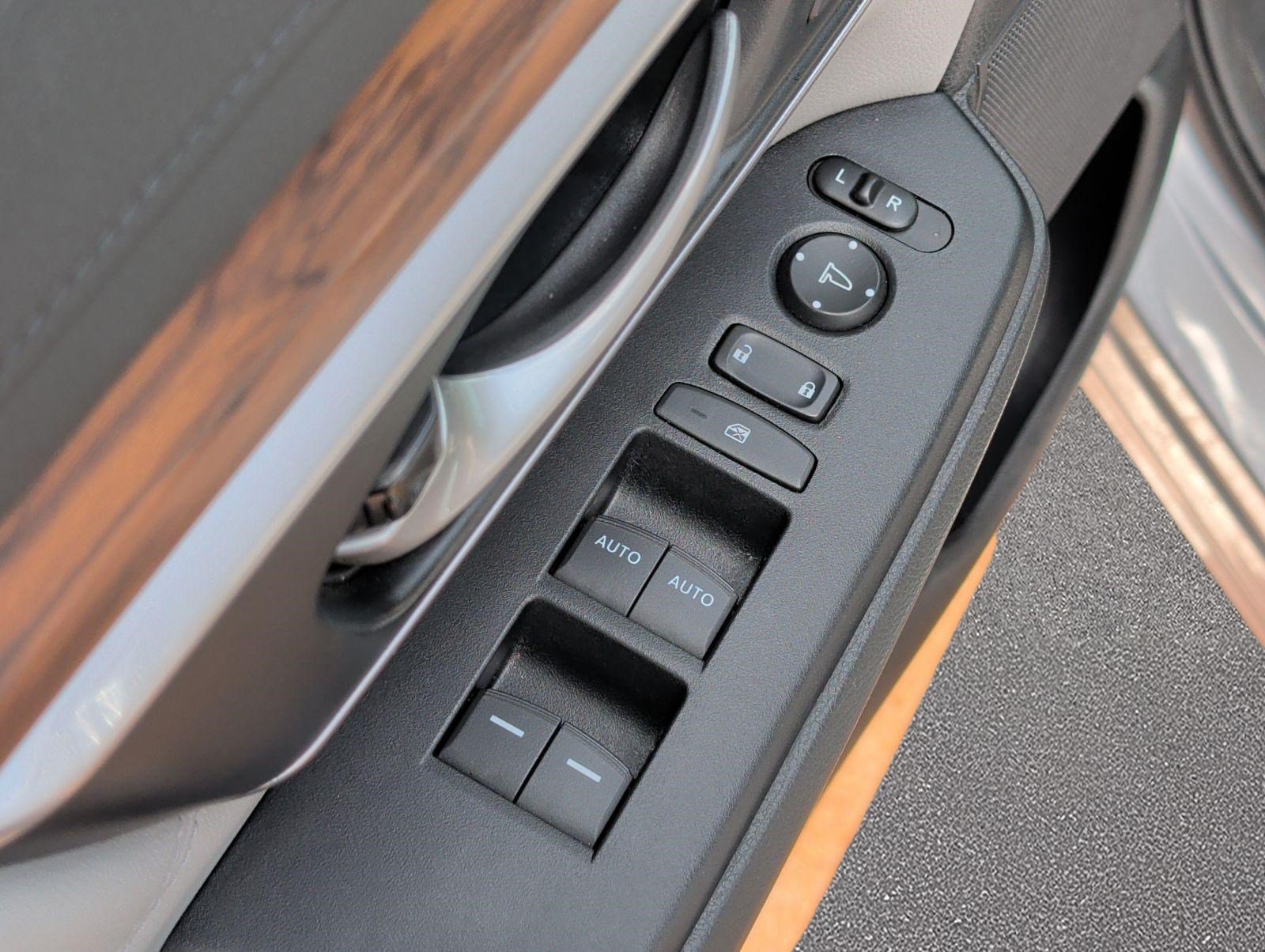 Used 2022 Honda CR-V Touring image 9