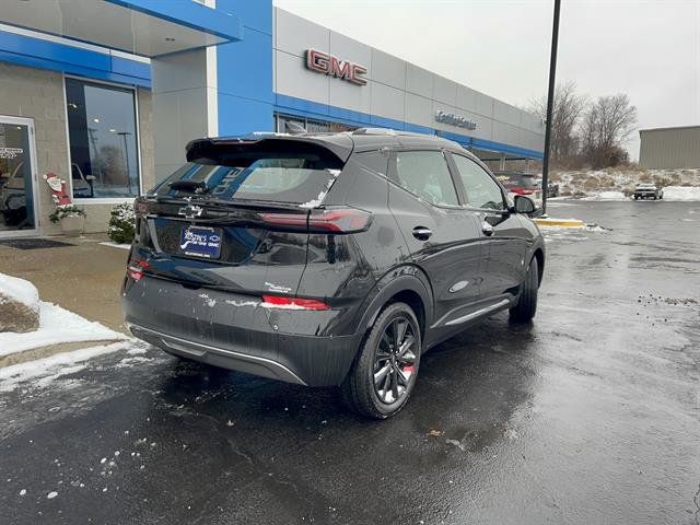 Used 2023 Chevrolet Bolt EUV Premier w/ Sun & Sound Package image 7