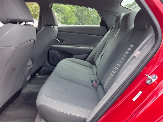 Used 2024 Hyundai Elantra SEL FWD image 10