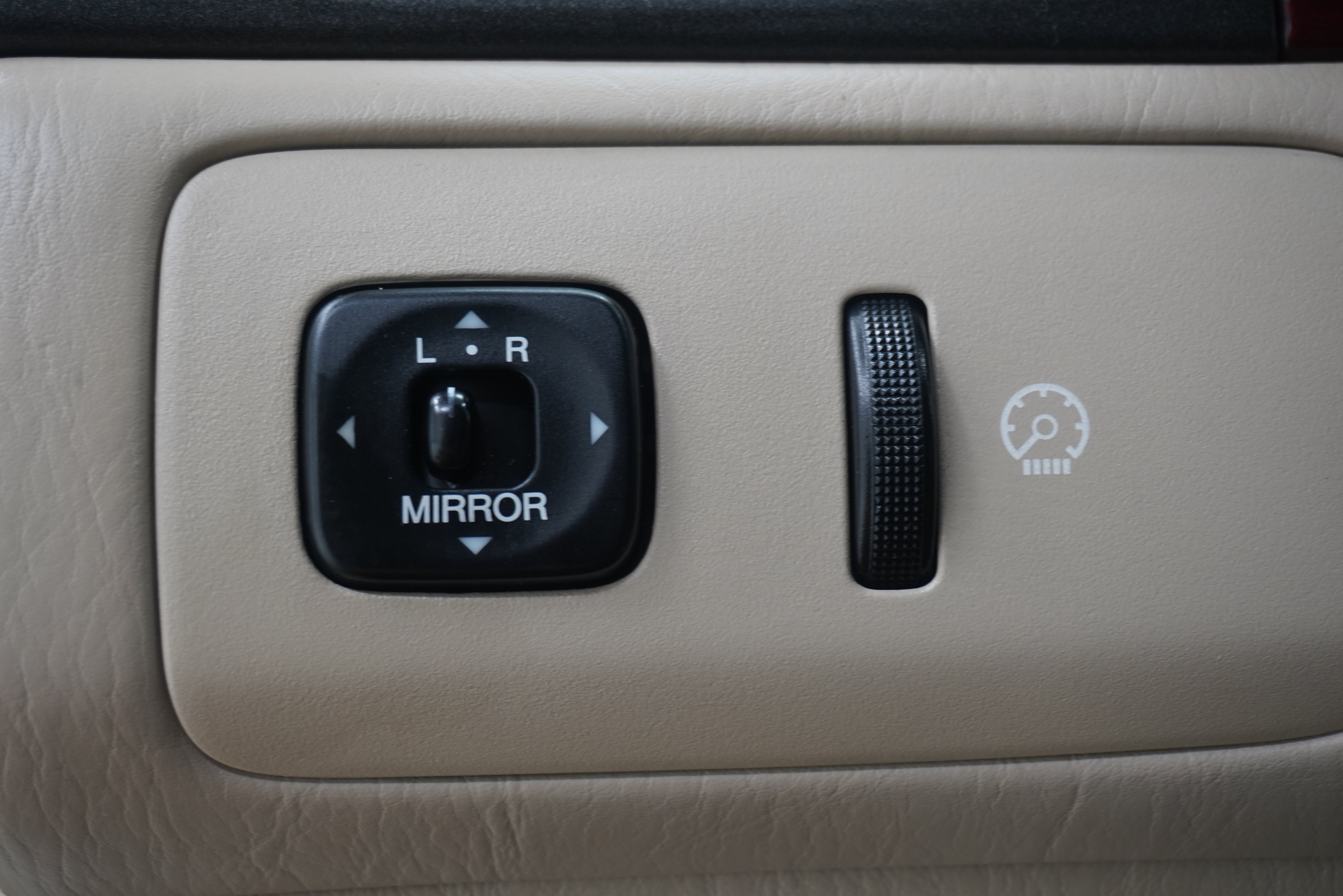 Used 2004 Lexus ES 330 w/ Premium Pkg FWD image 24