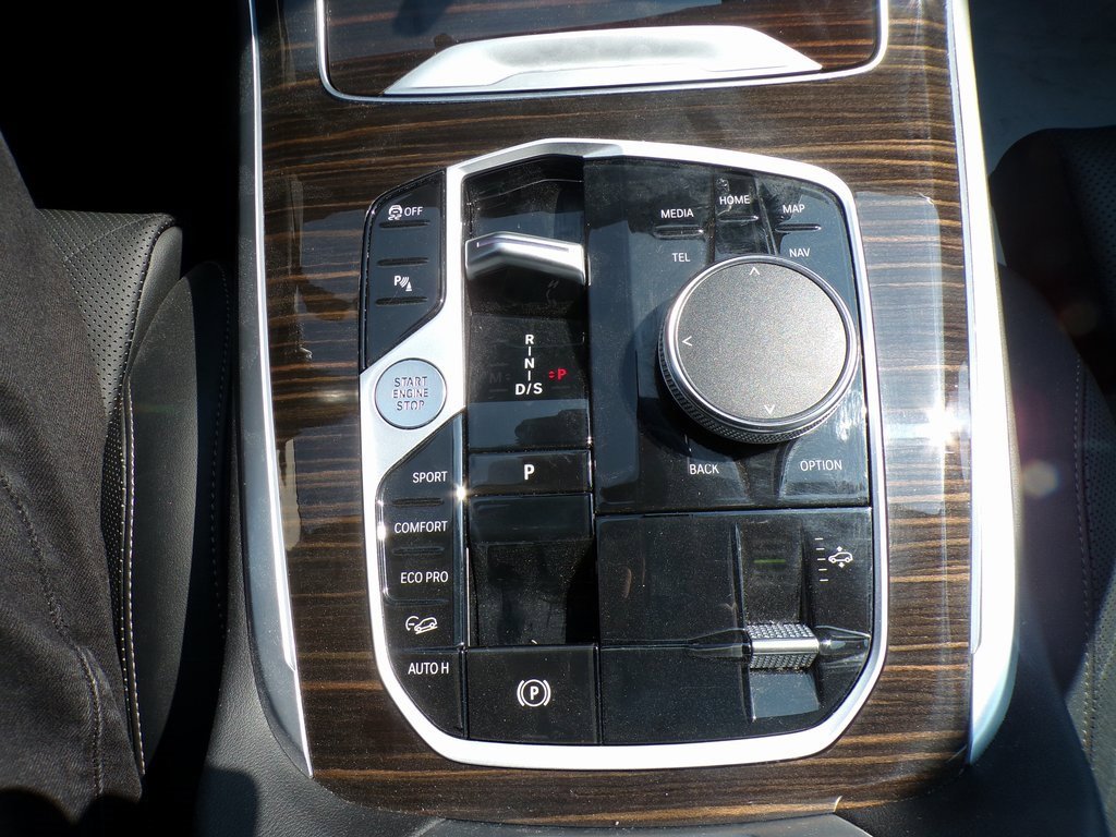 Certified 2023 BMW X7 xDrive40i w/ Premium Package image 17