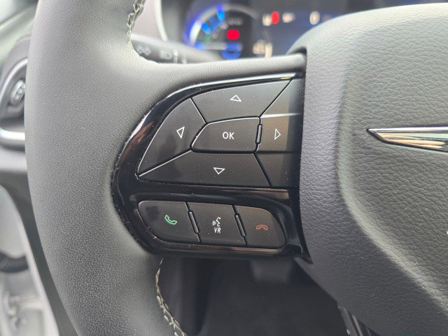 Used 2023 Chrysler Pacifica Limited w/ Uconnect Theater Family Group image 30