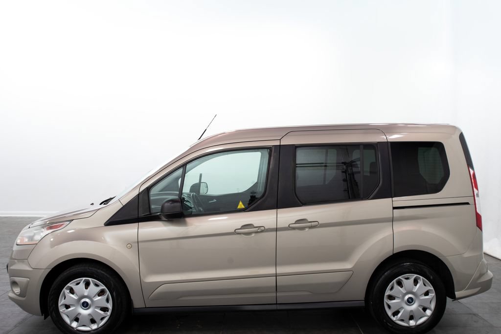 Used 2016 Ford Transit Connect XLT FWD image 5