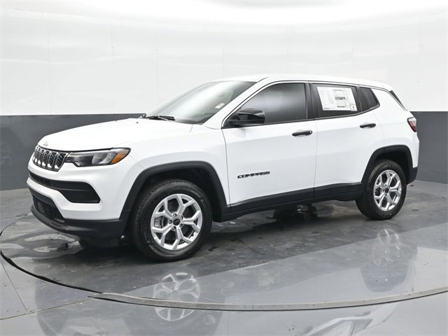Used 2025 Jeep Compass Sport image 8