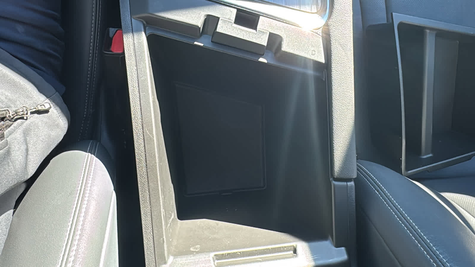 Used 2022 Buick Enclave Premium w/ Surround and Sites Package image 20