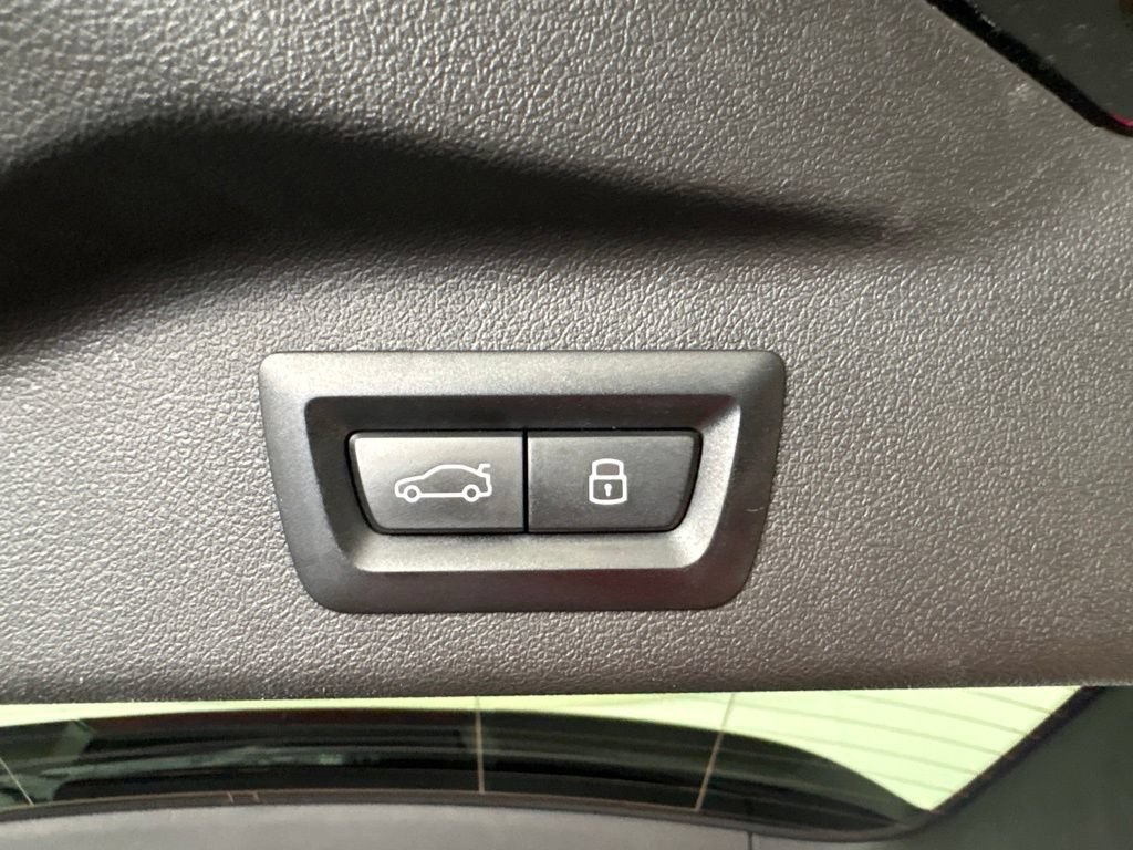 Certified 2026 BMW X7 xDrive40i w/ M Sport Package AWD/4WD image 35