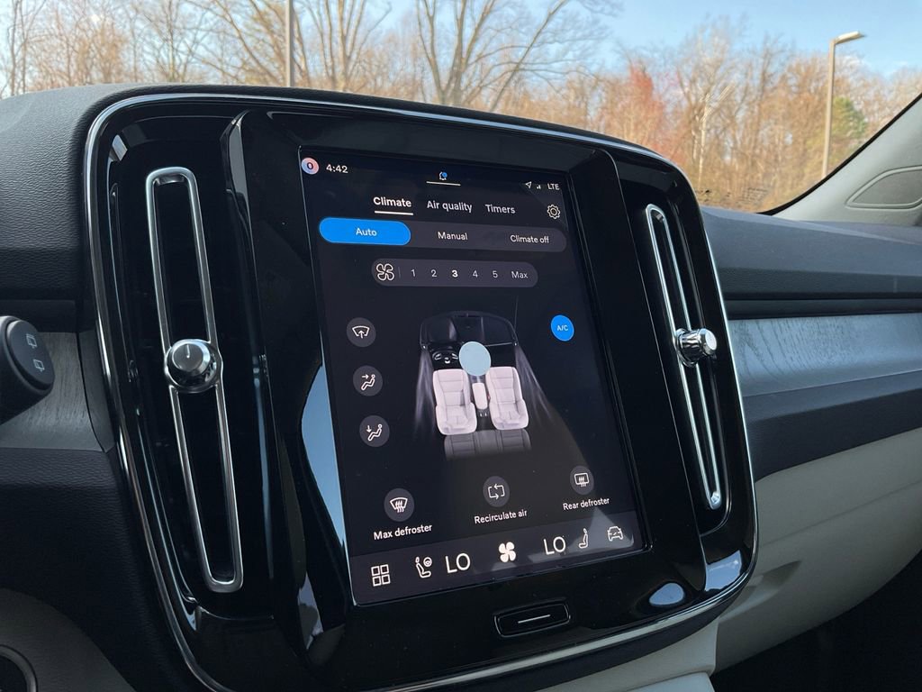 New 2026 Volvo XC40 B5 Plus w/ Protection Package Premier image 23