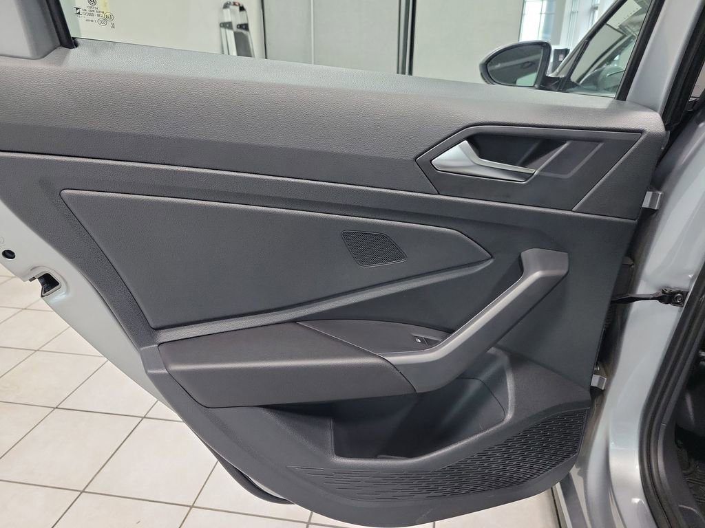 Used 2023 Volkswagen Jetta SE w/ Panoramic Sunroof Package FWD image 27