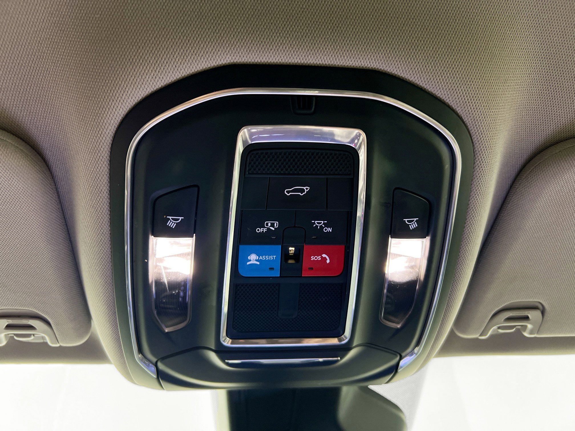 Used 2024 Jeep Wagoneer L Series II image 22