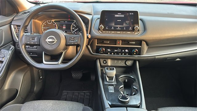 Used 2024 Nissan Rogue SV image 10