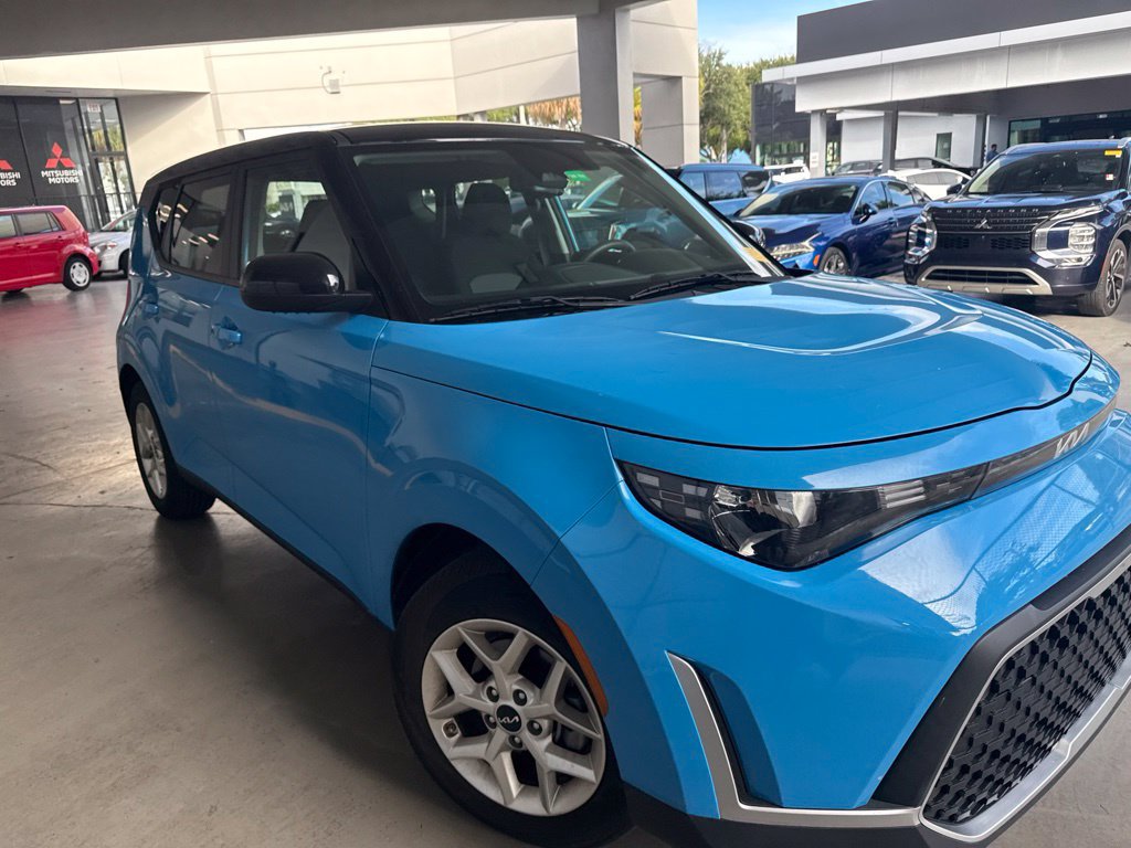 Used 2024 Kia Soul S FWD image 3
