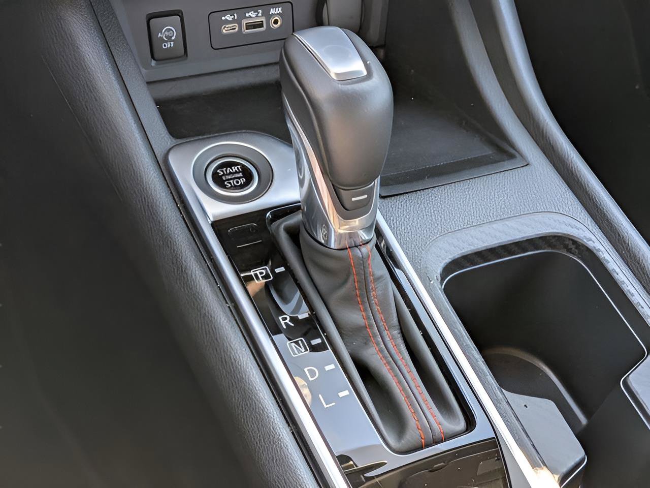 Certified 2025 Nissan Sentra SR FWD image 20
