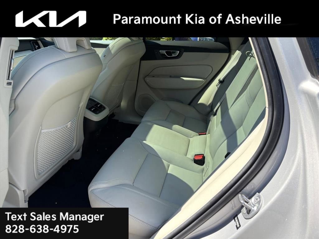 Used 2022 Volvo XC60 B5 Inscription AWD/4WD image 23