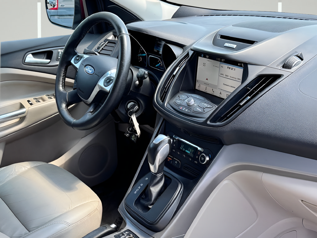 Used 2016 Ford Escape SE w/ SE Leather Comfort Package FWD image 10