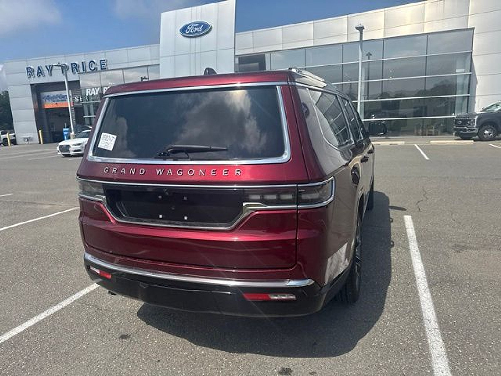 Used 2025 Jeep Grand Wagoneer L Series III AWD/4WD image 13