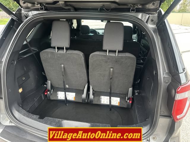Used 2016 Ford Explorer XLT w/ Equipment Group 201A AWD/4WD image 34