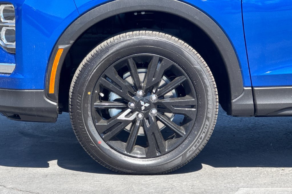 New 2026 Mitsubishi Eclipse Cross LE AWD/4WD image 29