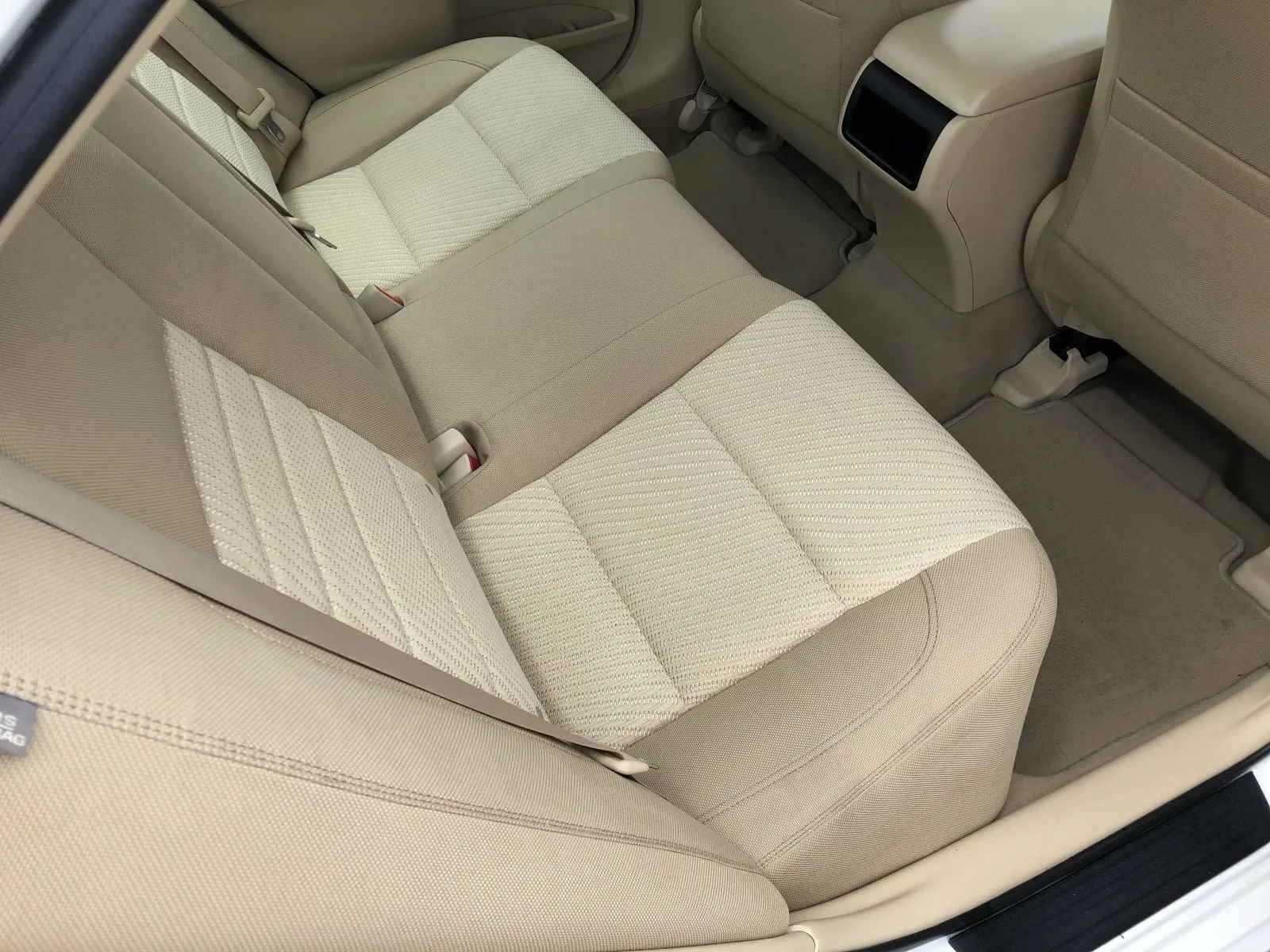 Used 2016 Toyota Camry LE FWD image 33