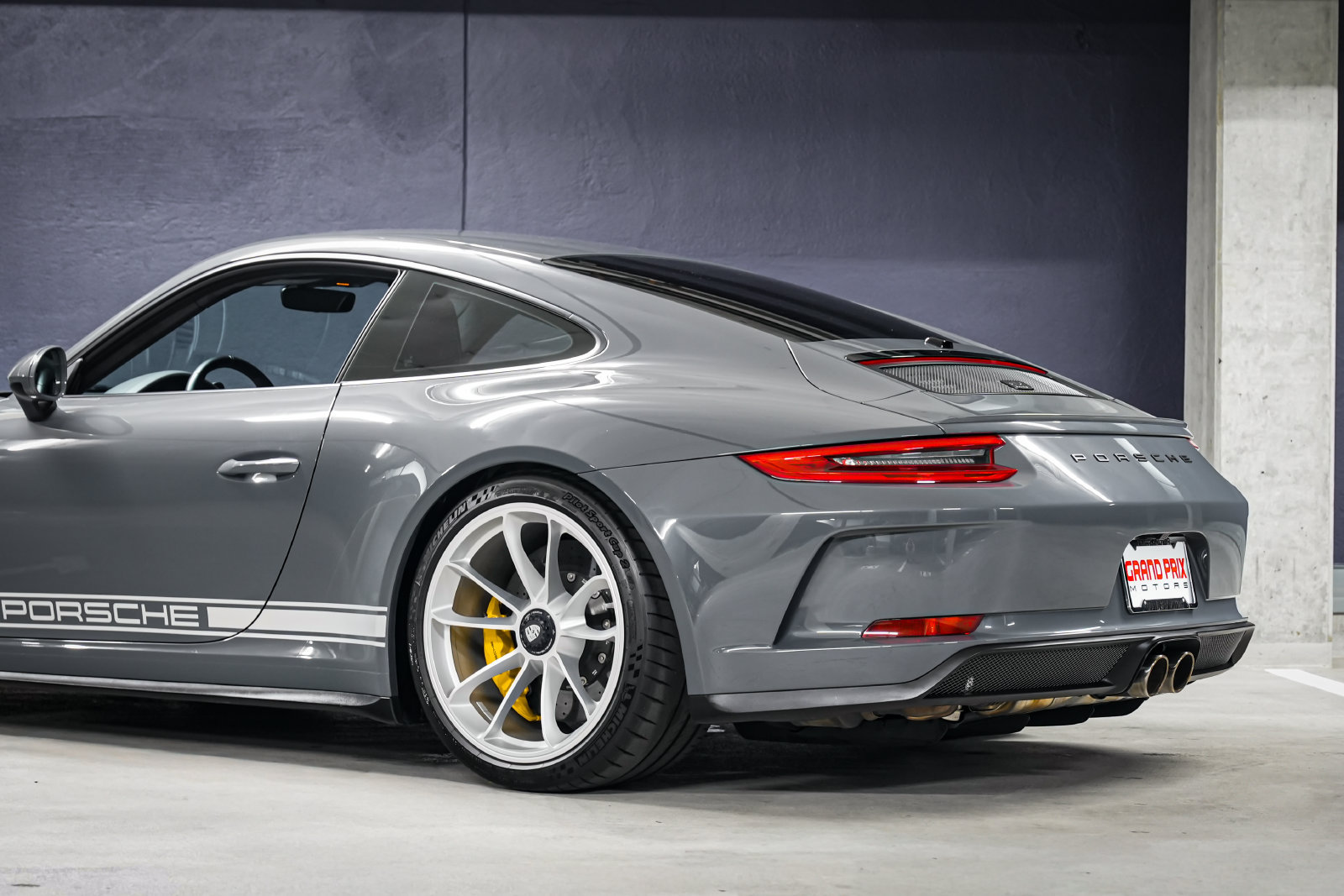 Used 2018 Porsche 911 GT3 RWD image 34