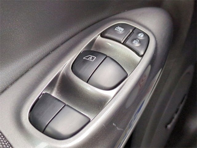 Used 2016 Nissan Juke SL image 25