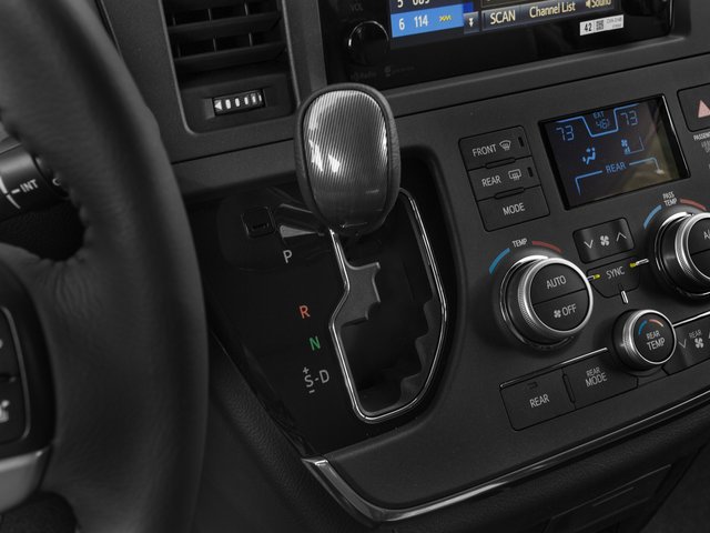Used 2016 Toyota Sienna SE w/ SE Preferred Package image 10