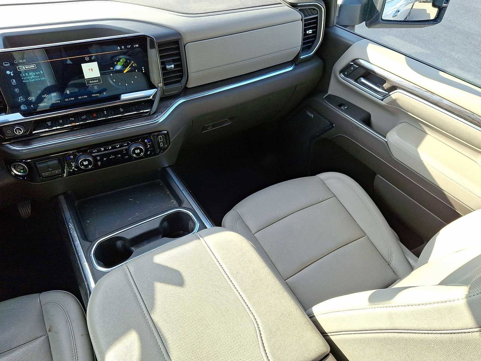 Used 2024 Chevrolet Silverado 2500 LTZ w/ LTZ Convenience Package image 12