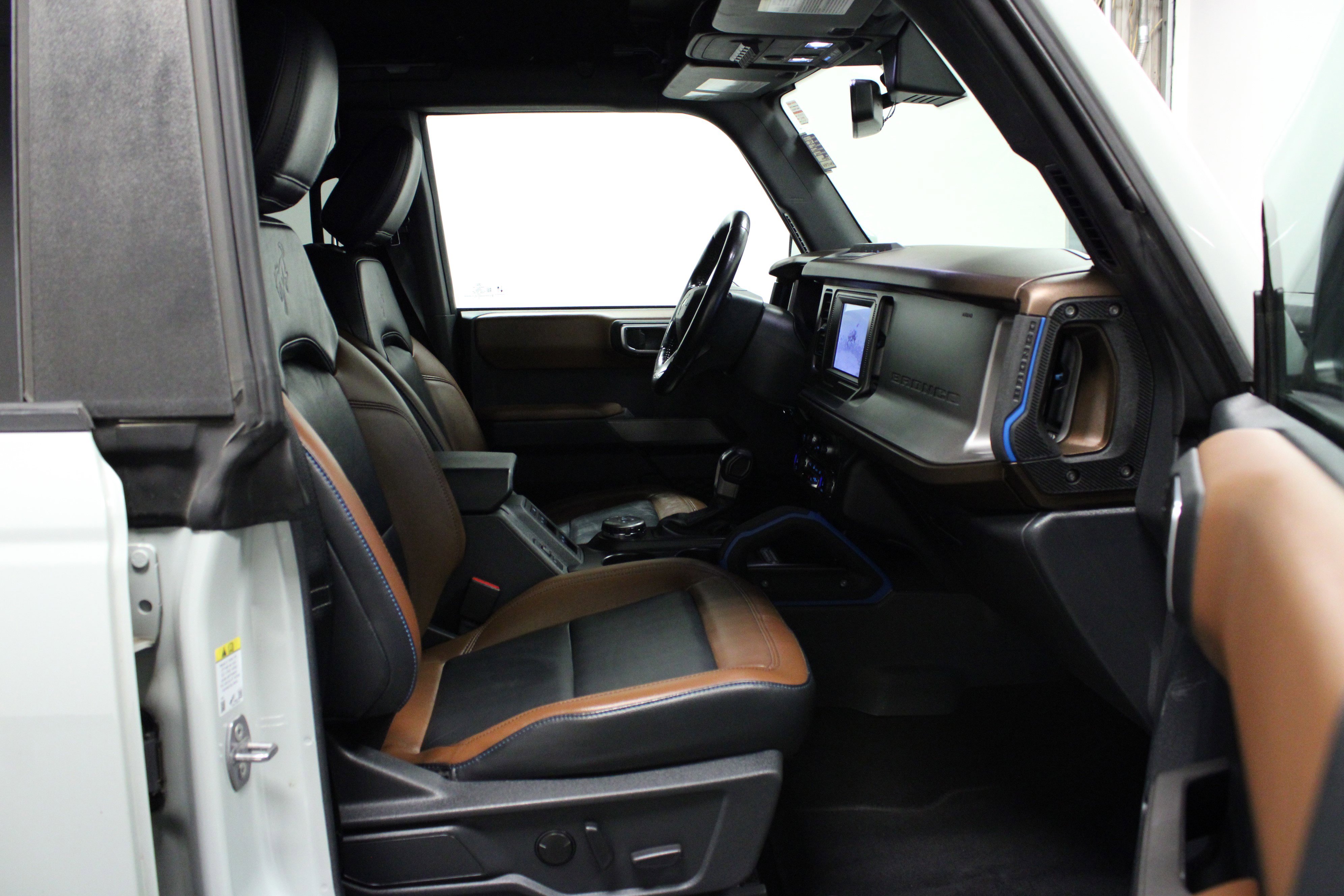 Used 2022 Ford Bronco Outer Banks image 16