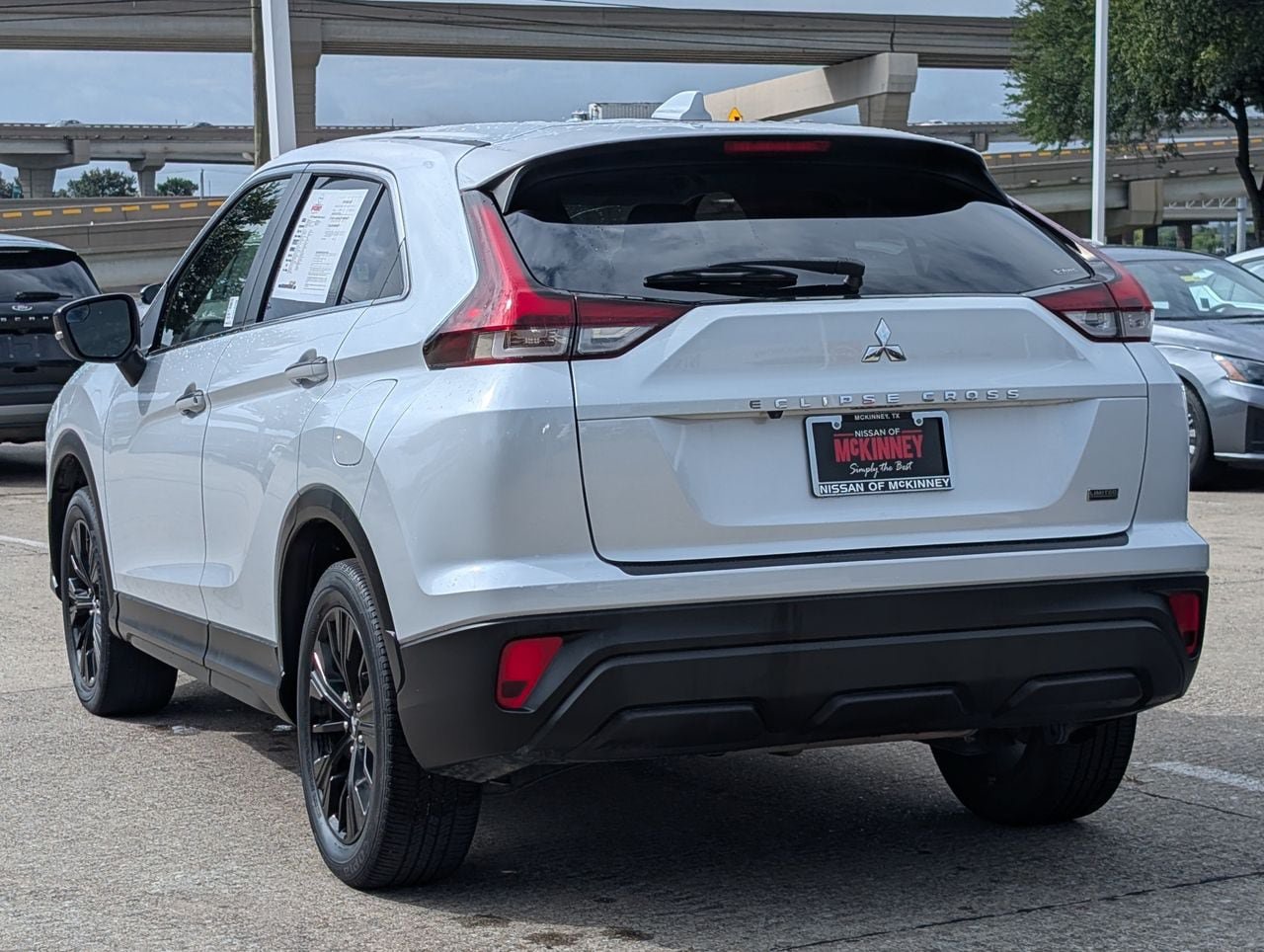 Used 2022 Mitsubishi Eclipse Cross LE AWD/4WD image 4