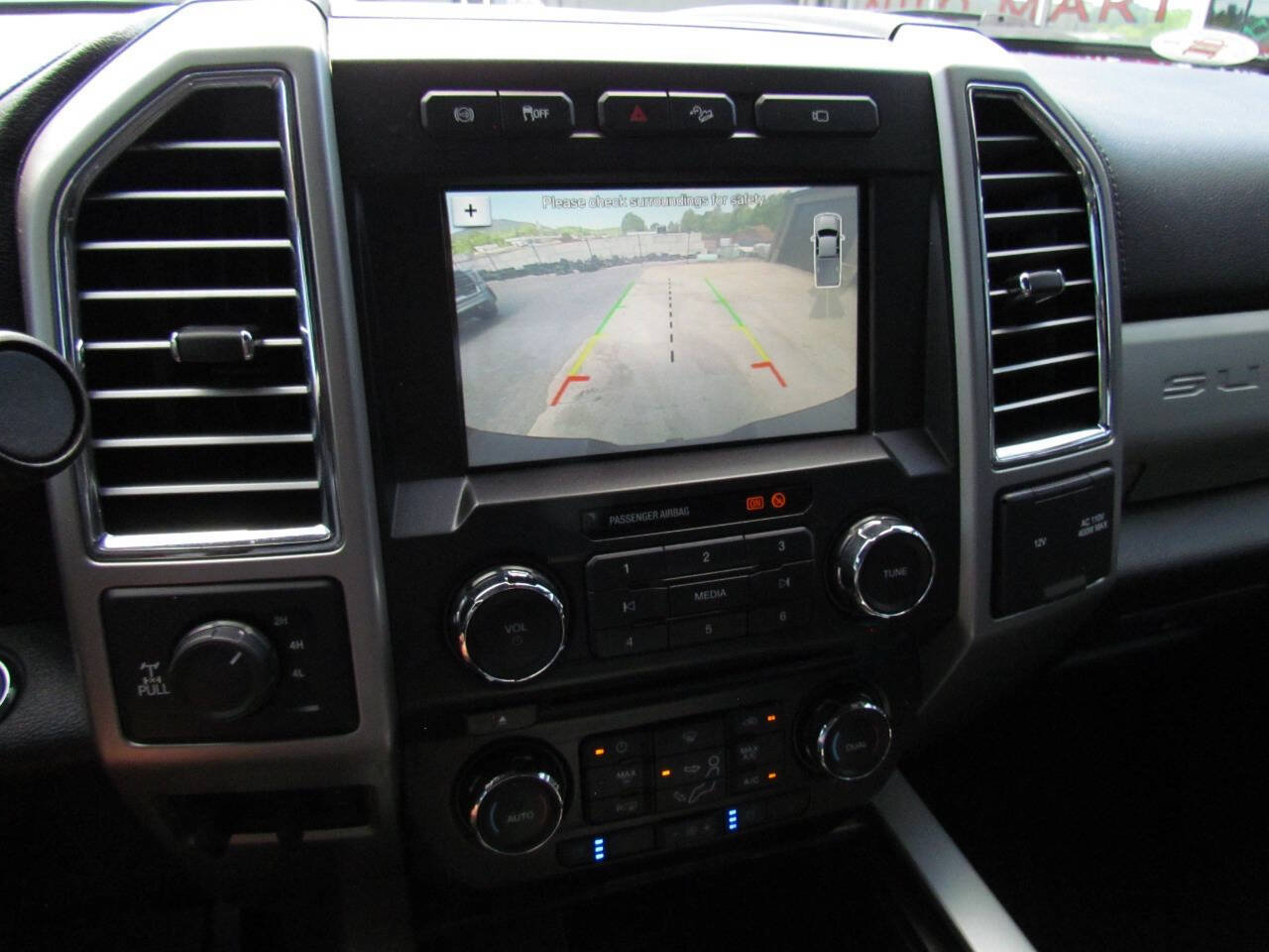 Used 2017 Ford F250 Lariat w/ Lariat Ultimate Package AWD/4WD image 19
