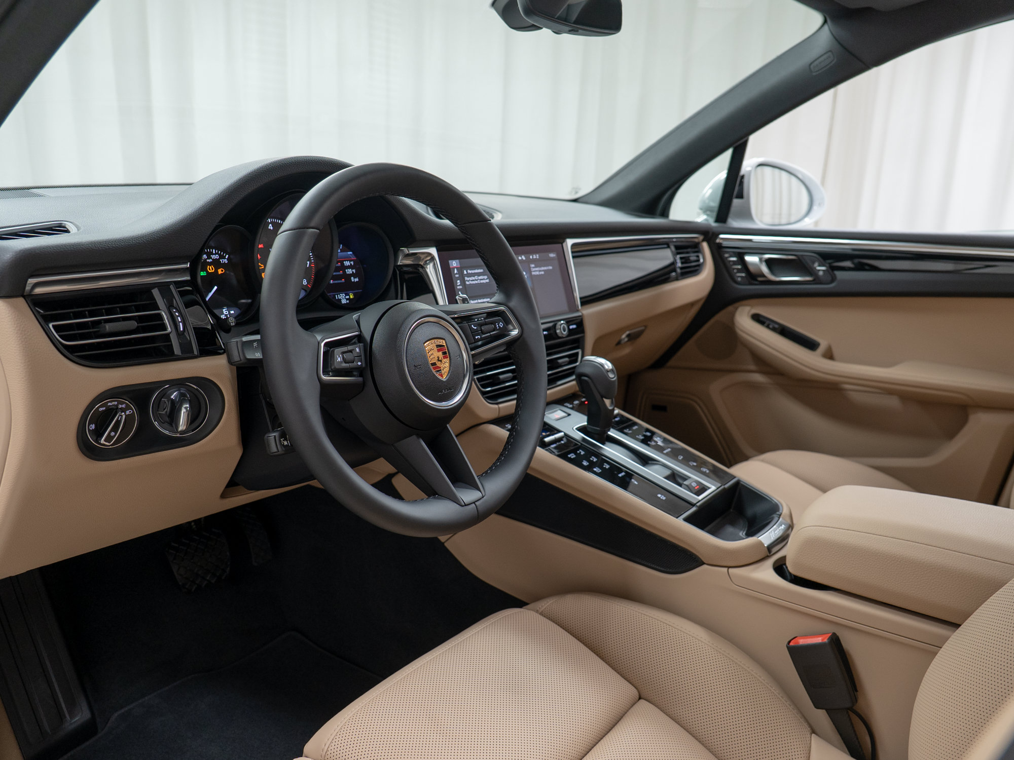 New 2026 Porsche Macan S AWD/4WD image 4