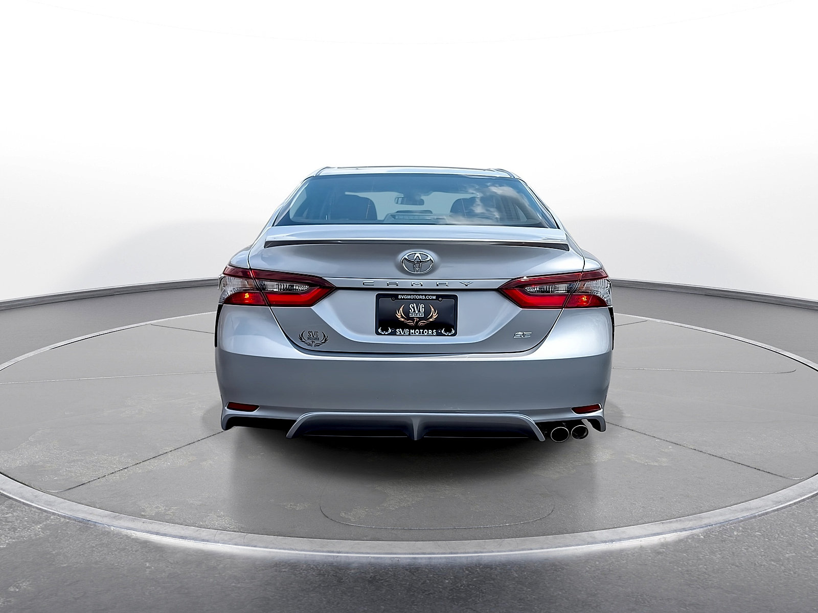 Used 2024 Toyota Camry SE FWD image 7