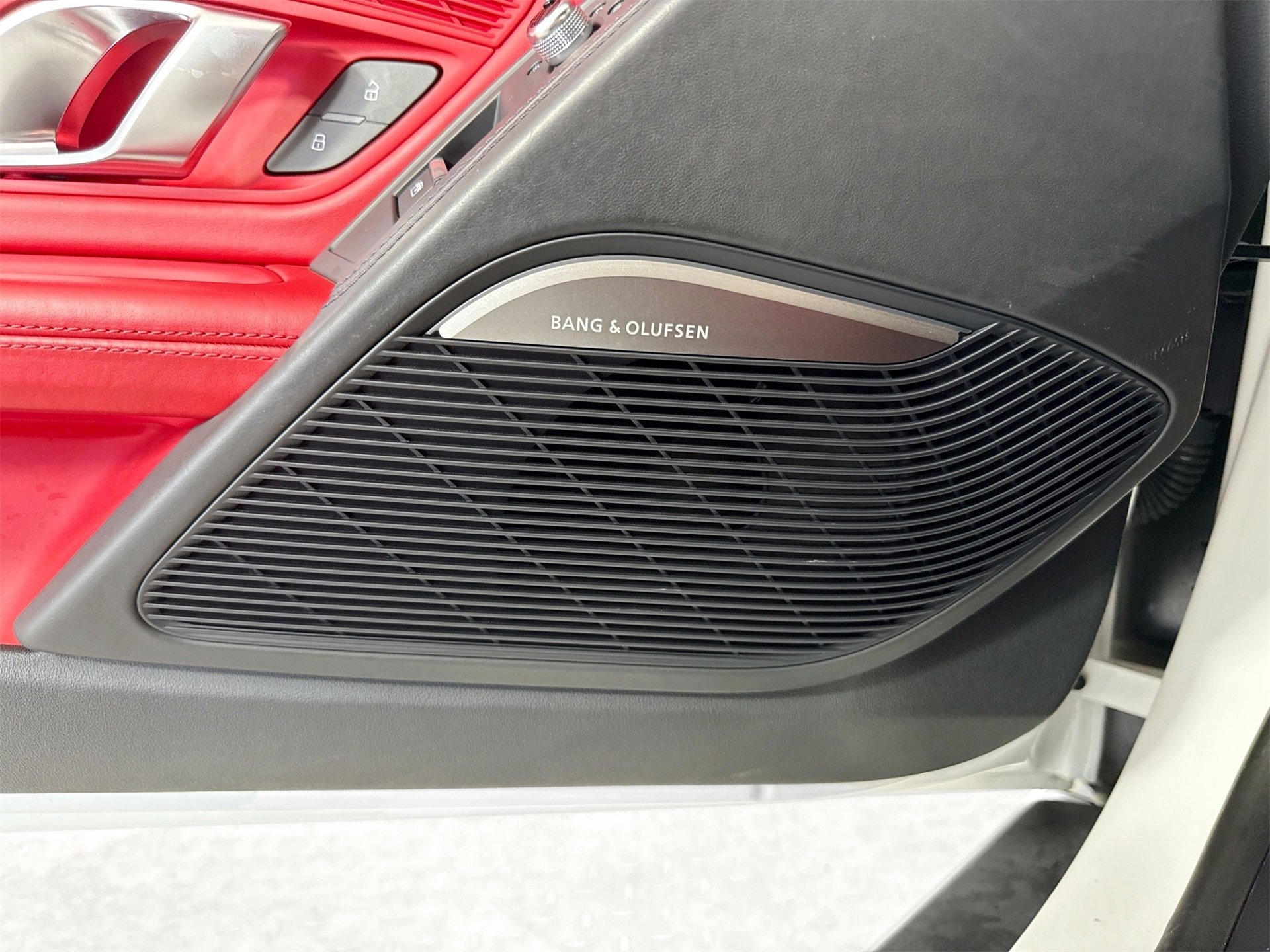 Used 2018 Audi R8 V10 w/ Premium Package image 17