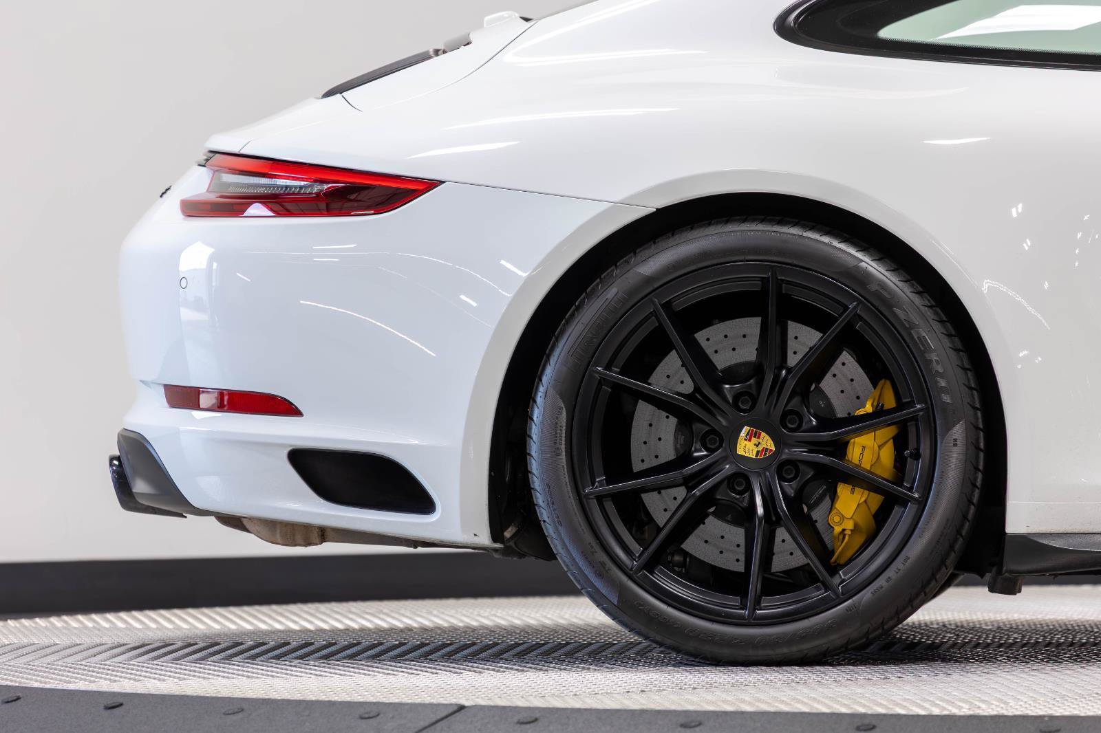 Used 2019 Porsche 911 Carrera GTS RWD image 21
