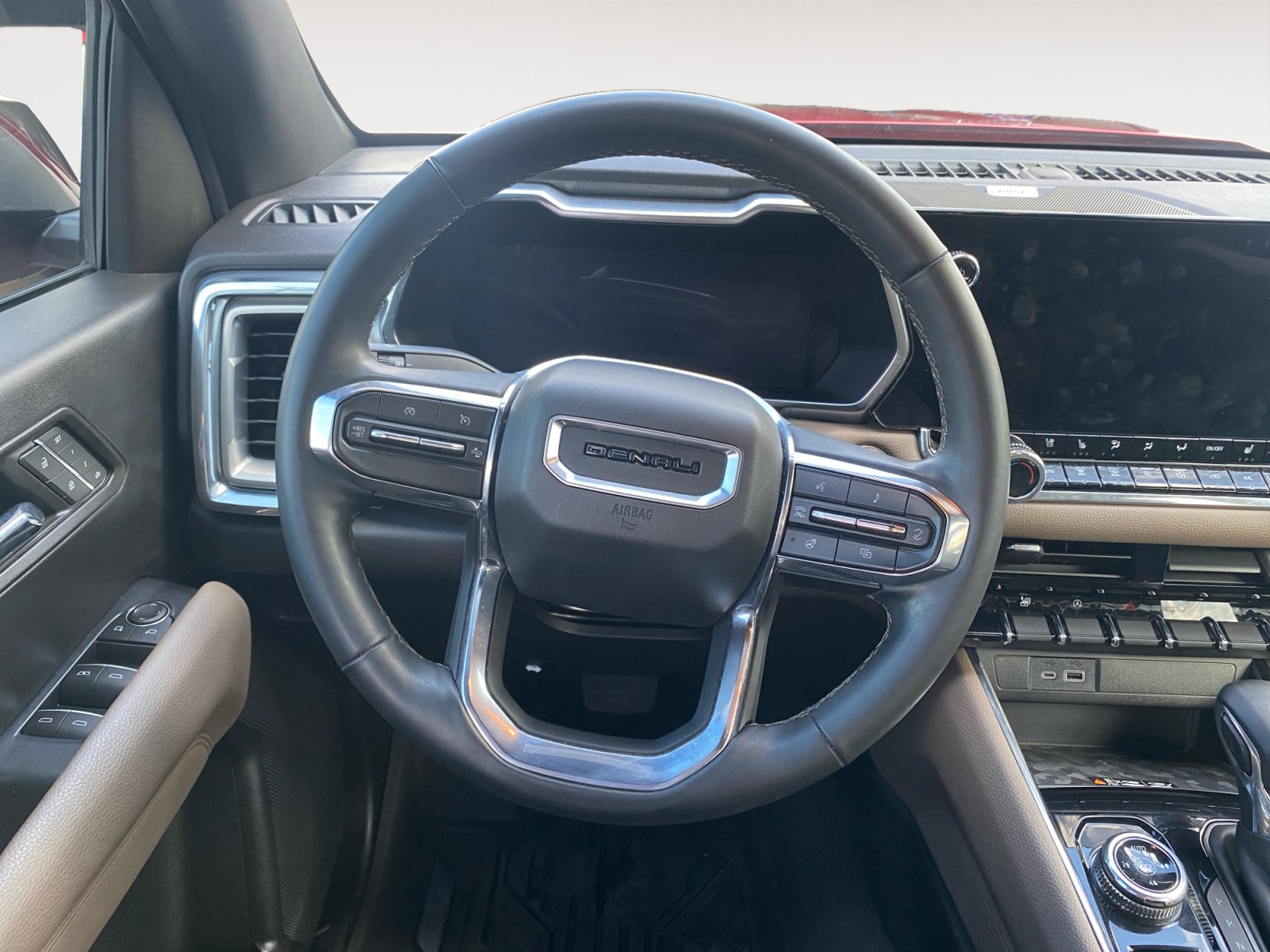 Used 2023 GMC Canyon Denali image 13