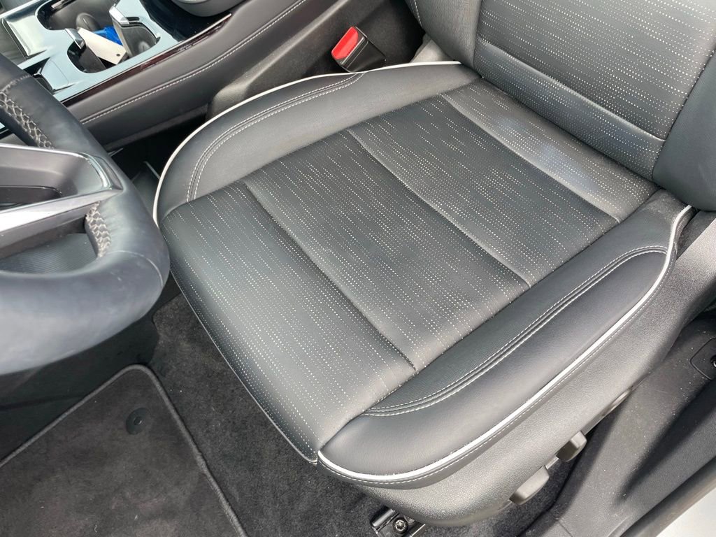 Used 2025 Buick Enclave Sport Touring w/ Power Package FWD image 22