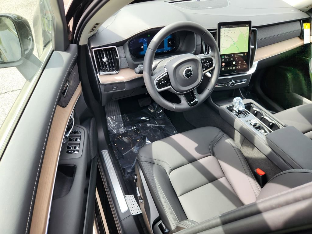 New 2026 Volvo XC90 B6 Plus w/ Protection Package Premier AWD/4WD image 15