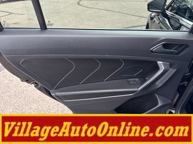 Used 2022 Volkswagen Tiguan SE w/ Panoramic Sunroof Package AWD/4WD image 33