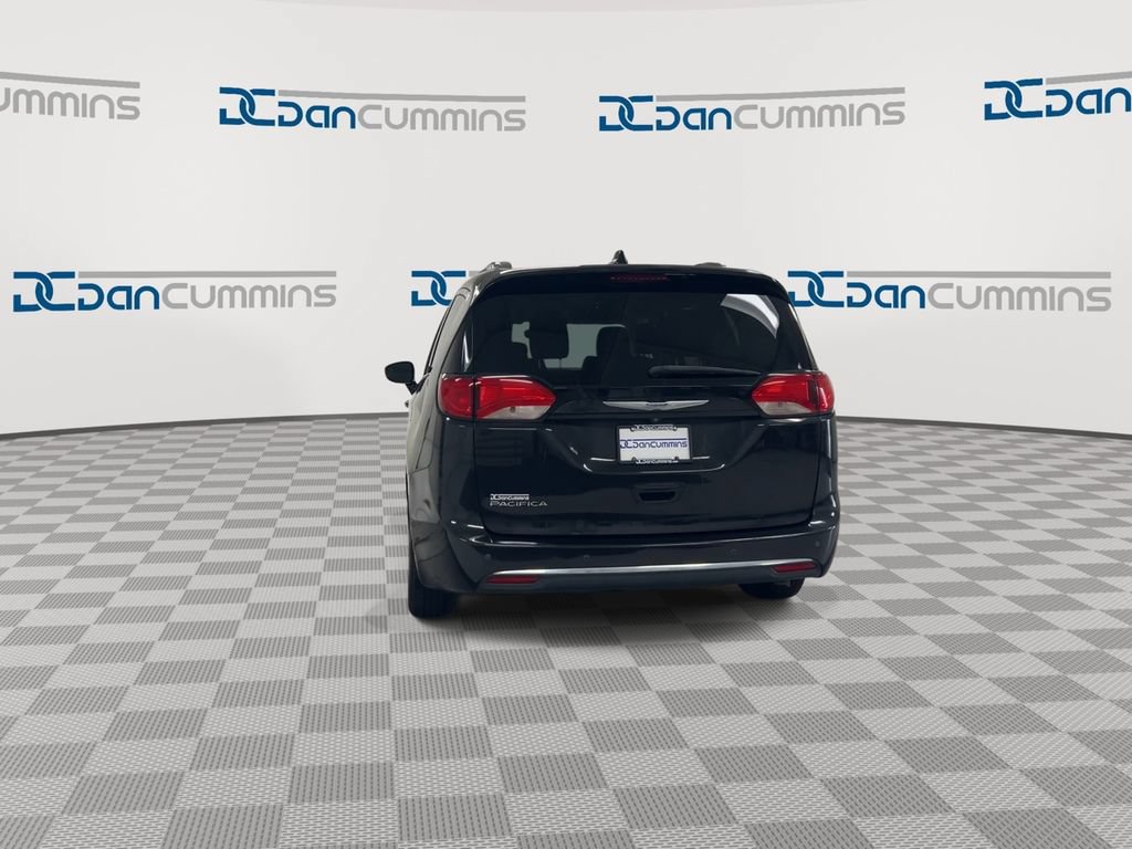 Used 2020 Chrysler Pacifica Touring-L FWD image 7