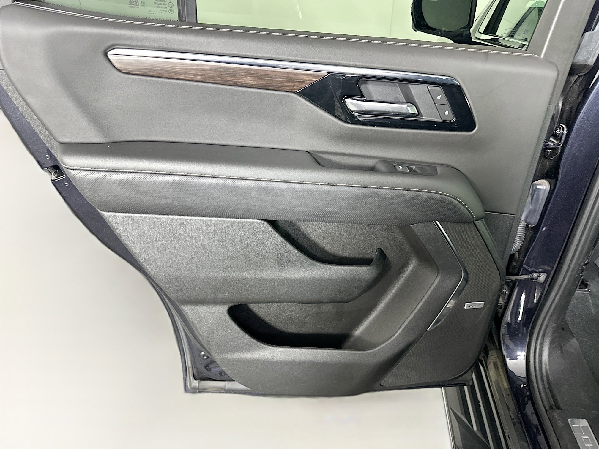 Used 2025 Chevrolet Tahoe Premier image 26