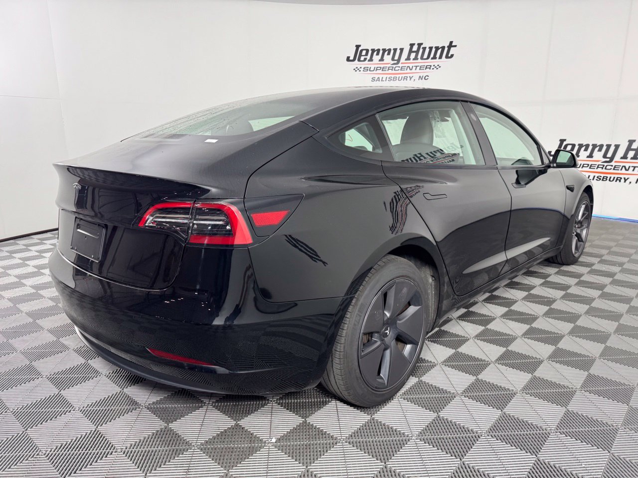 Used 2023 Tesla Model 3 Standard Range RWD image 6