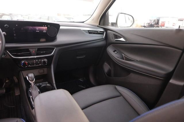 Used 2025 Buick Encore GX Sport Touring w/ Experience Buick Package image 23