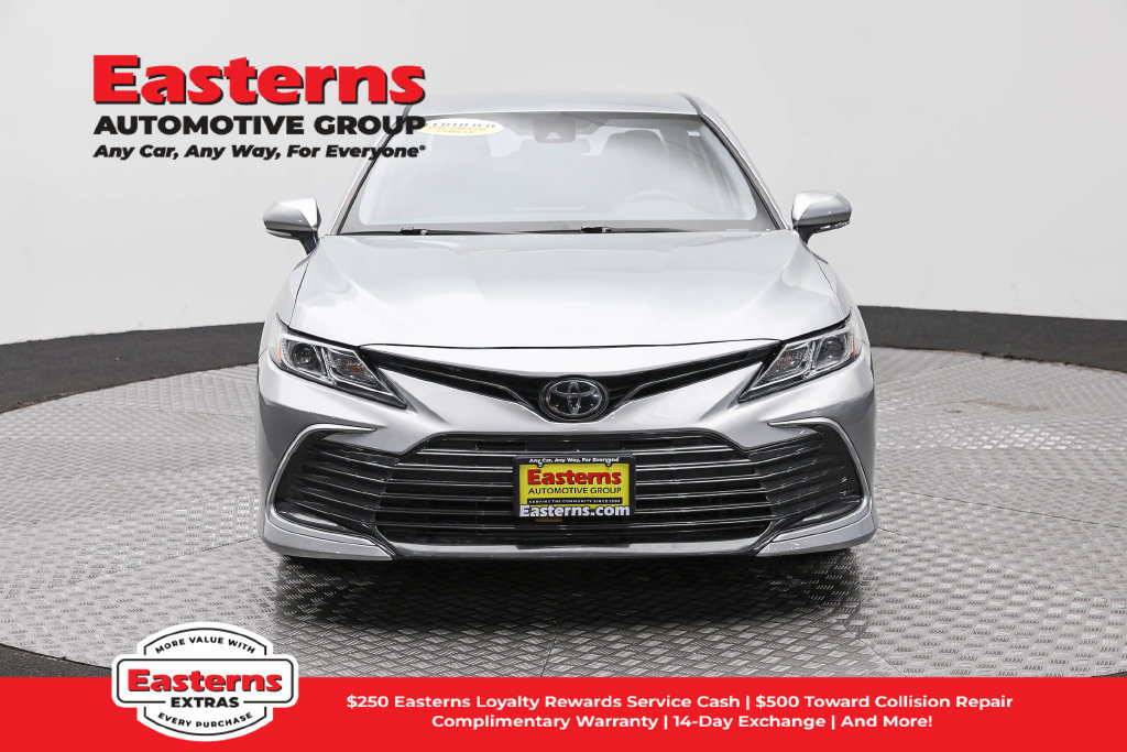 Used 2023 Toyota Camry LE FWD image 3