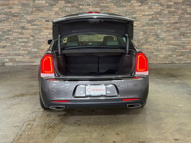 Used 2021 Chrysler 300 Touring L RWD image 7